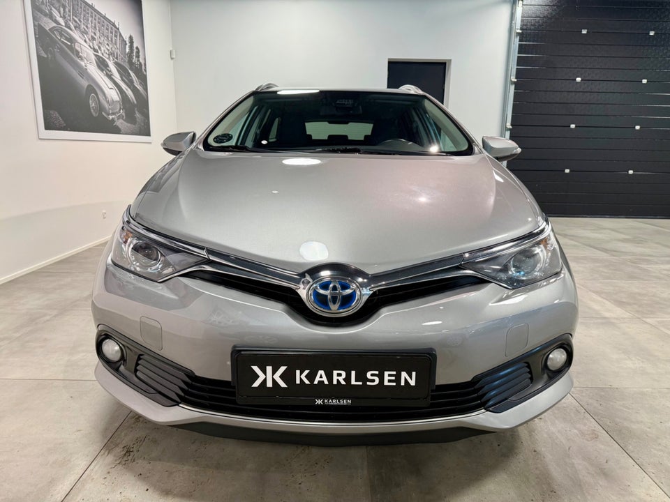 Toyota Auris 1,8 Hybrid H2 Comfort Touring Sports CVT 5d