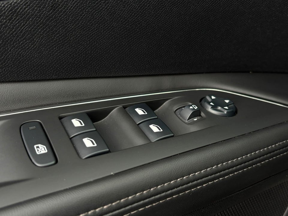 Peugeot 3008 1,2 e-THP 130 Allure EAT6 5d