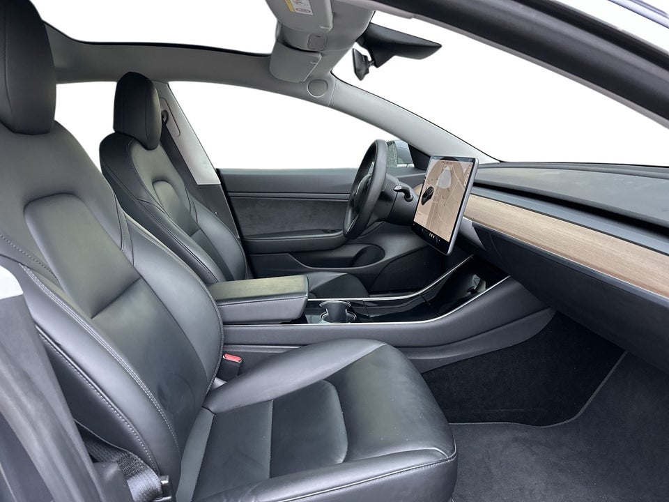 Tesla Model 3 Standard Range+ RWD 4d