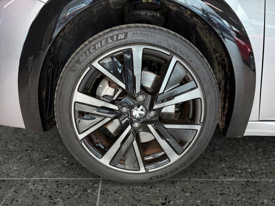 Peugeot e-208 50 GT 5d