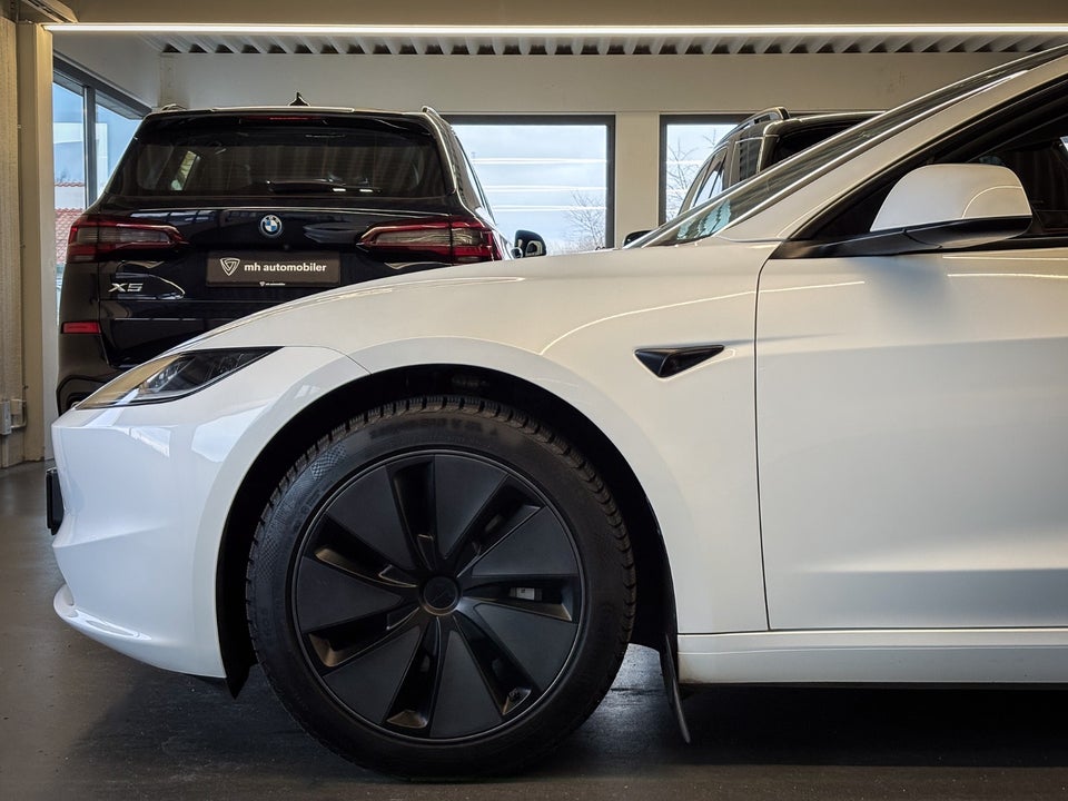 Tesla Model 3 Long Range AWD 4d