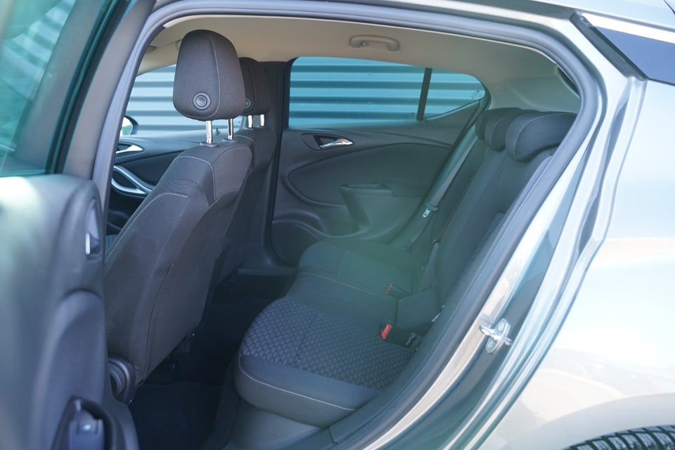 Opel Astra 1,0 T 105 Enjoy 5d