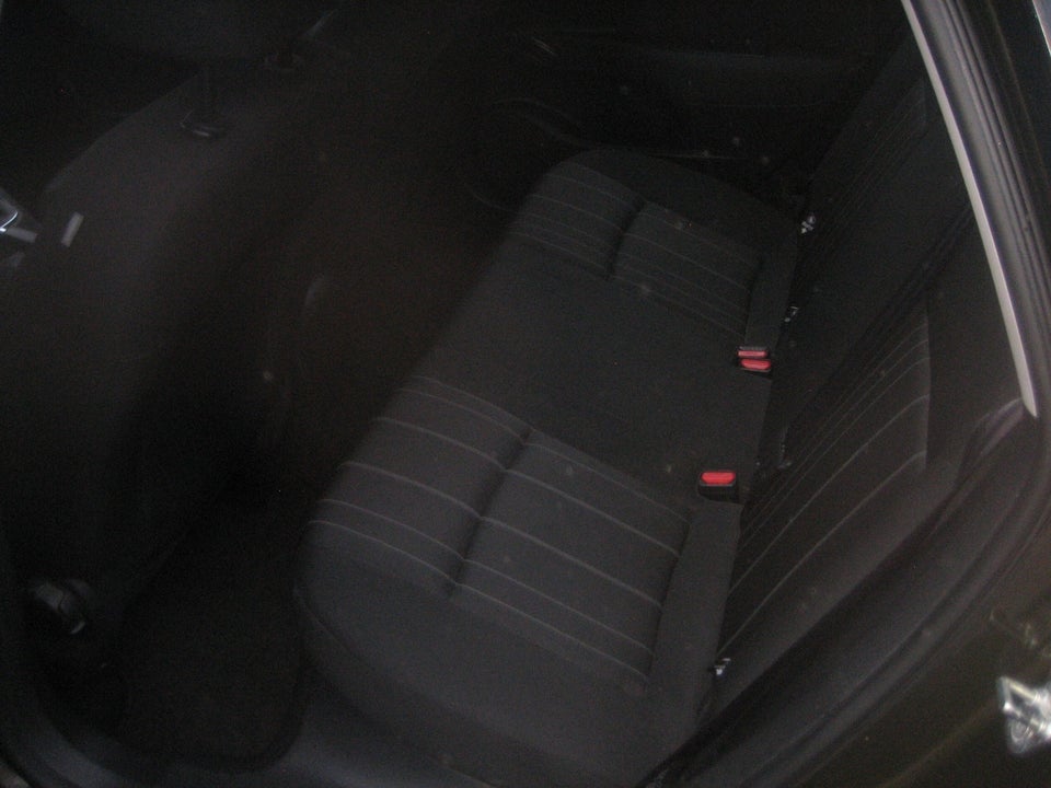 Citroën C4 1,4 VTi Attraction 5d