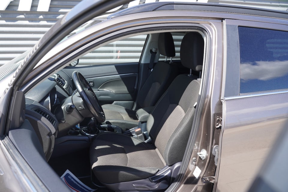 Mitsubishi ASX 1,6 Invite 5d