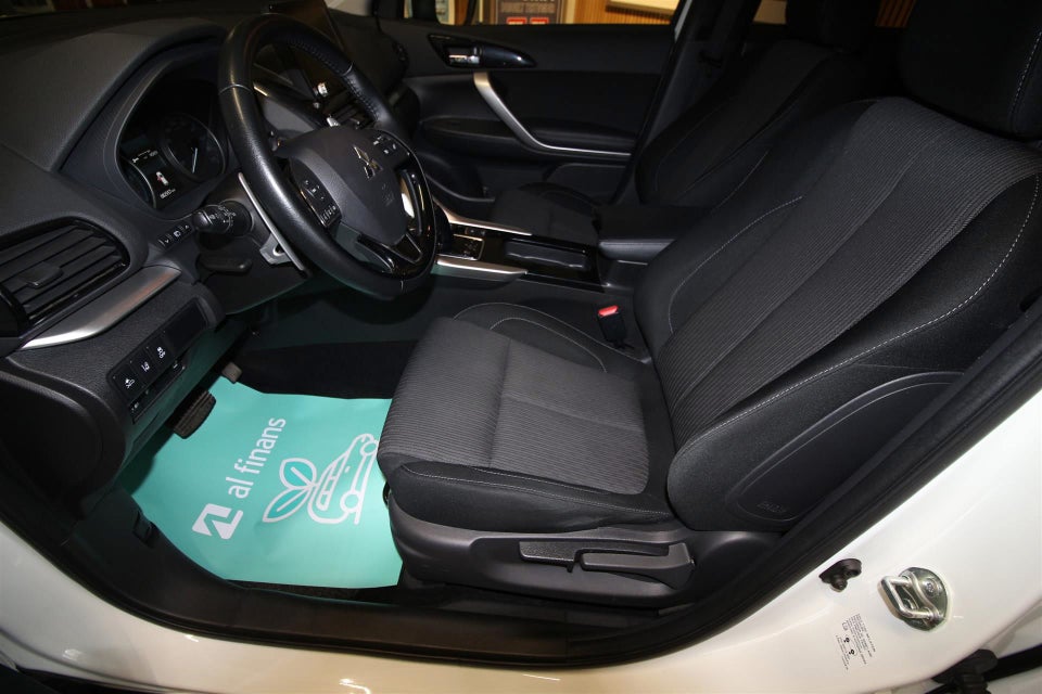 Mitsubishi Eclipse Cross 2,4 PHEV Intense CVT 4WD 5d