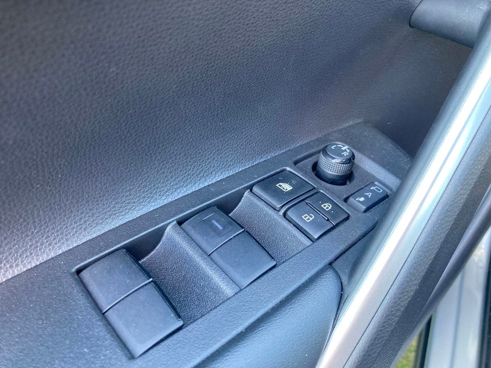 Toyota Corolla Cross 1,8 Hybrid Style CVT 5d