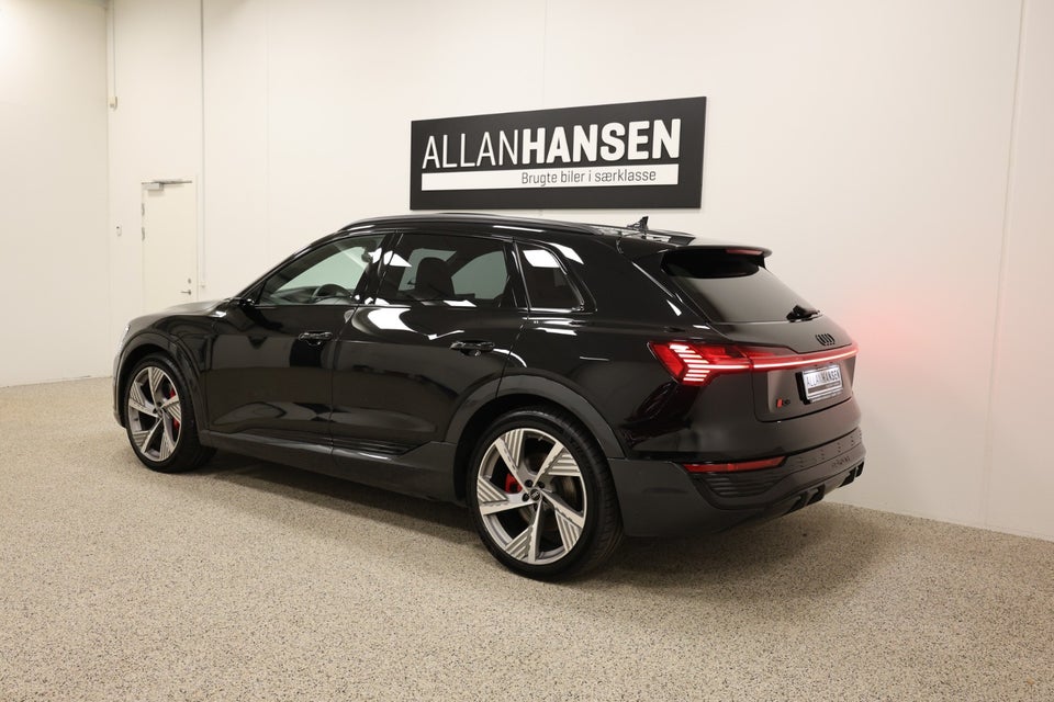 Audi Q8 e-tron 55 S-line quattro 5d