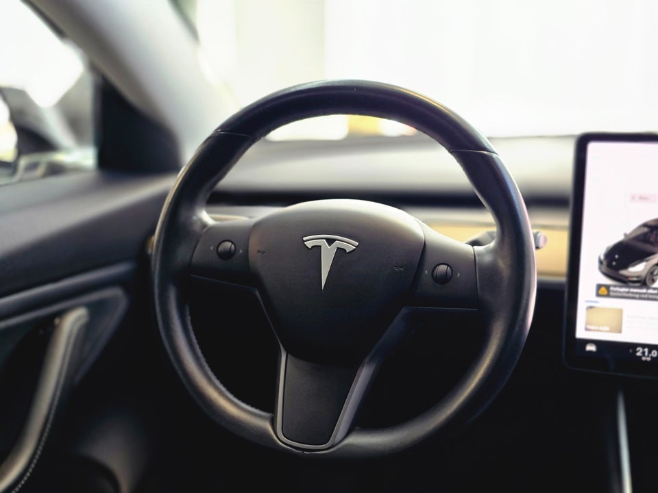 Tesla Model 3 Long Range AWD 4d