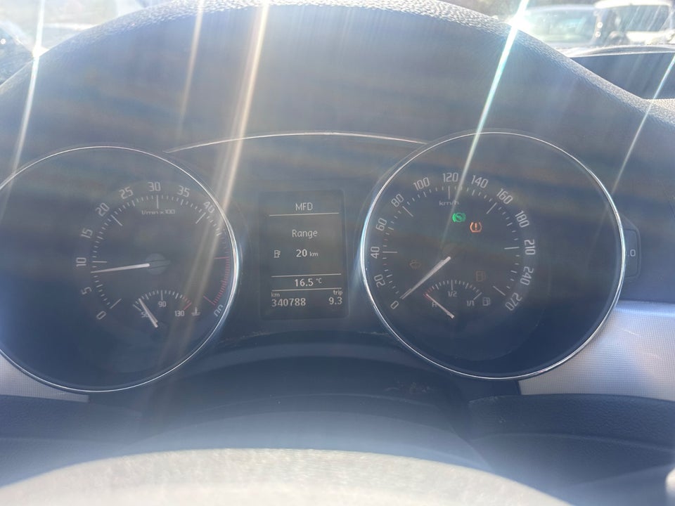Skoda Superb 2,0 TDi 170 Ambition Combi DSG 5d