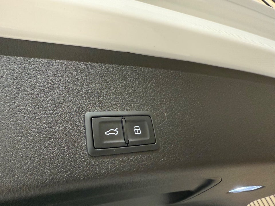 Audi e-tron 55 S-line quattro 5d