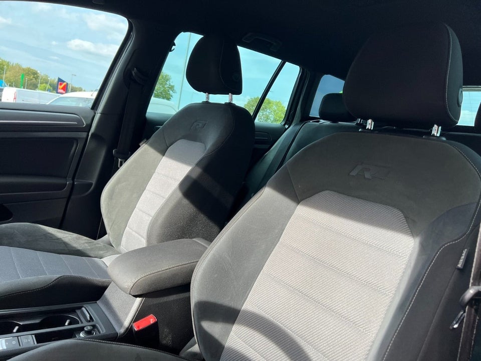 VW Golf VII 2,0 TDi 150 R-line Variant DSG BMT 5d