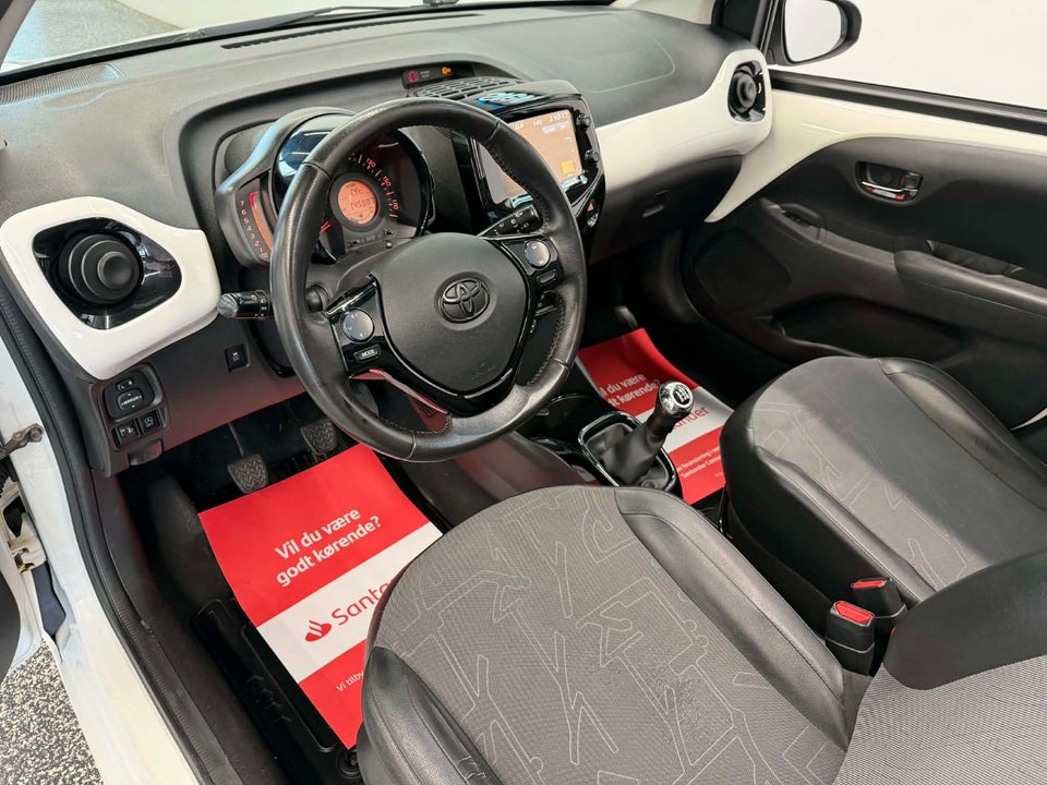 Toyota Aygo 1,0 VVT-i x-sky 5d