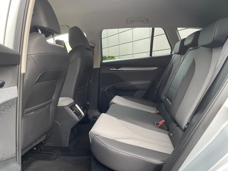 Skoda Enyaq 60 iV Plus 5d