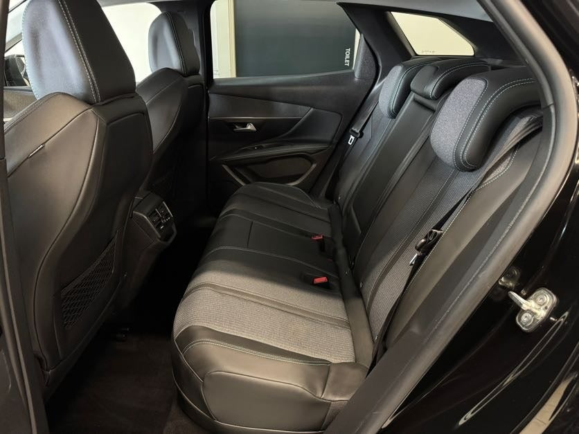 Peugeot 3008 1,6 Hybrid First Selection EAT8 5d