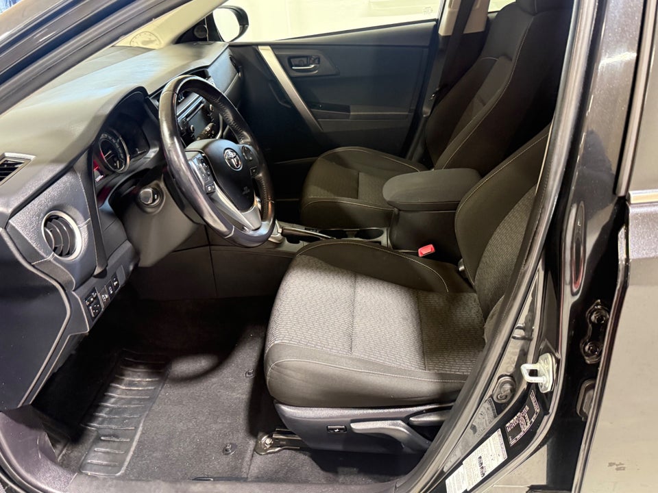 Toyota Auris 1,8 Hybrid H2 Premium Comfort CVT 5d