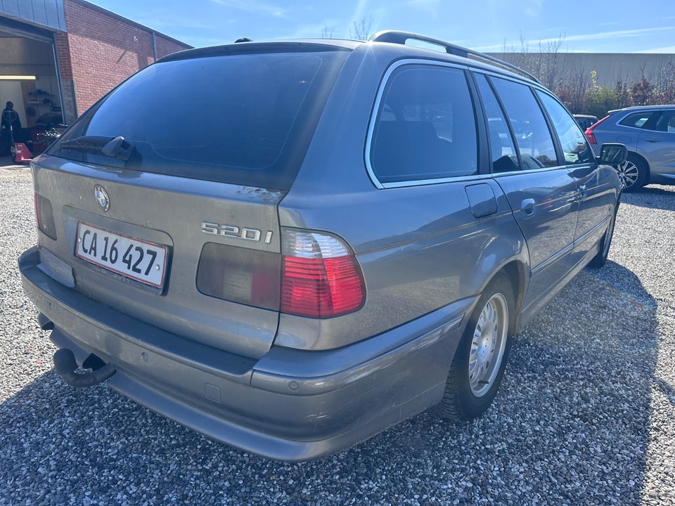 BMW 520i 2,2 Touring Steptr. 5d