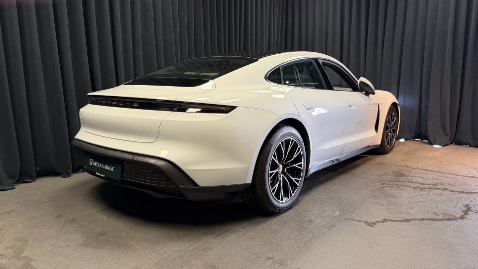 Porsche Taycan 4d