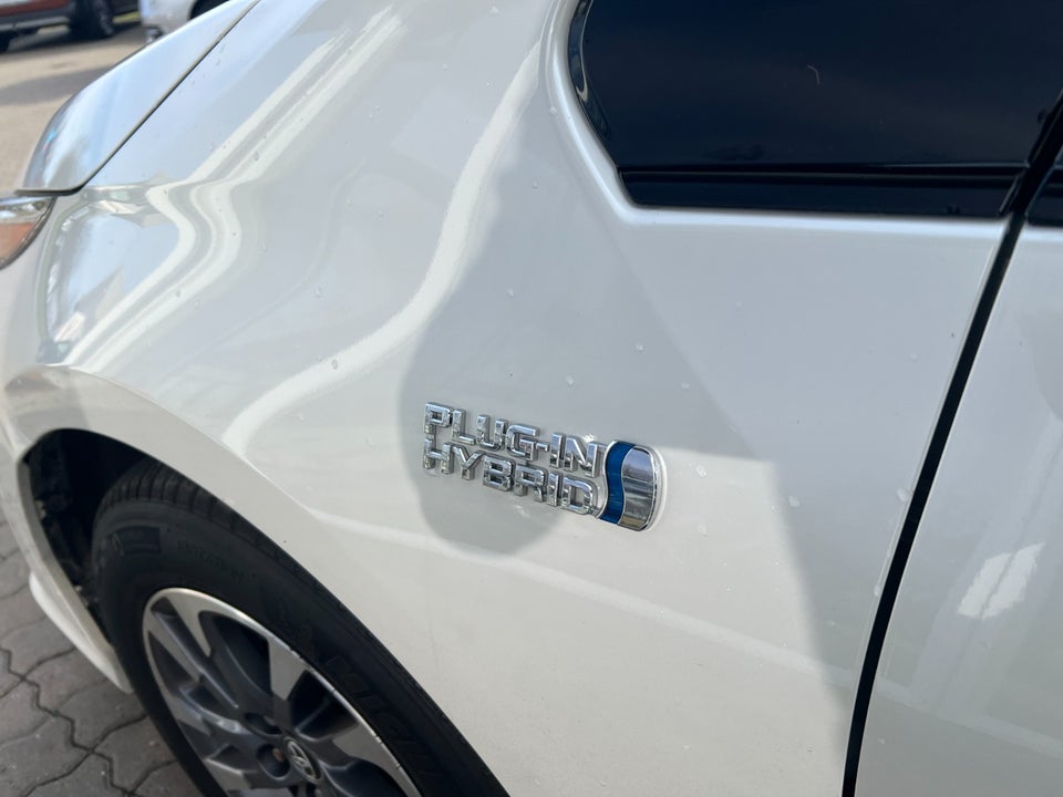 Toyota Prius 1,8 Plug-in Hybrid H3 MDS 5d