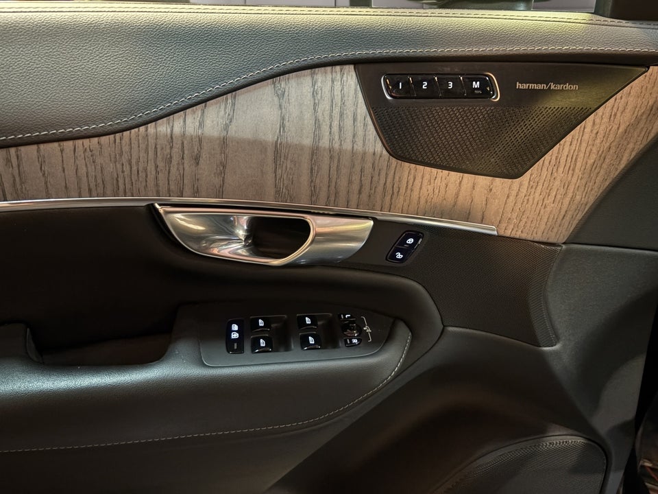 Volvo XC90 2,0 T8 ReCharge Ultimate Dark aut. AWD 7prs 5d