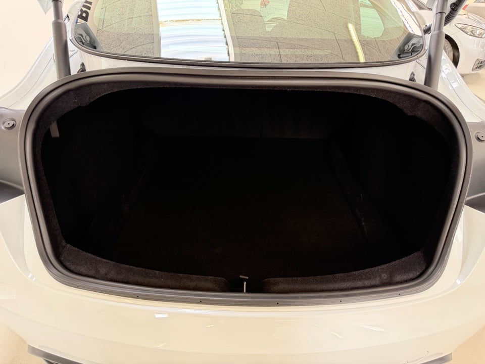 Tesla Model 3 RWD 4d
