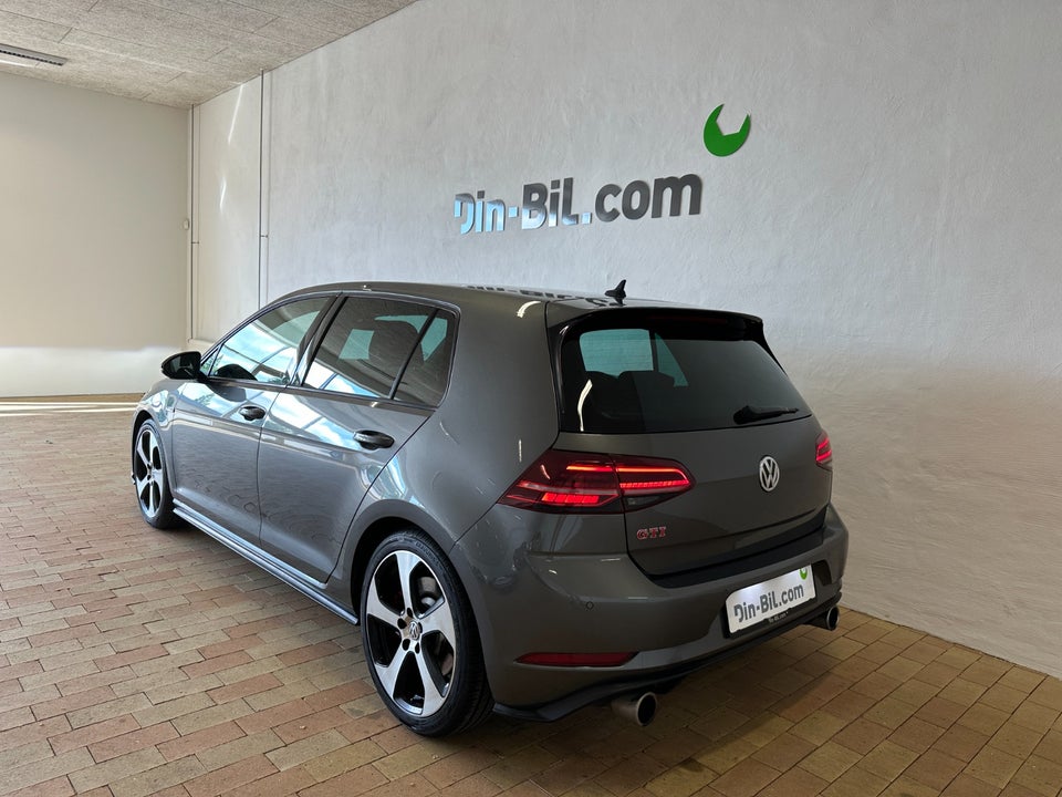 VW Golf VII 2,0 GTi Performance DSG 5d