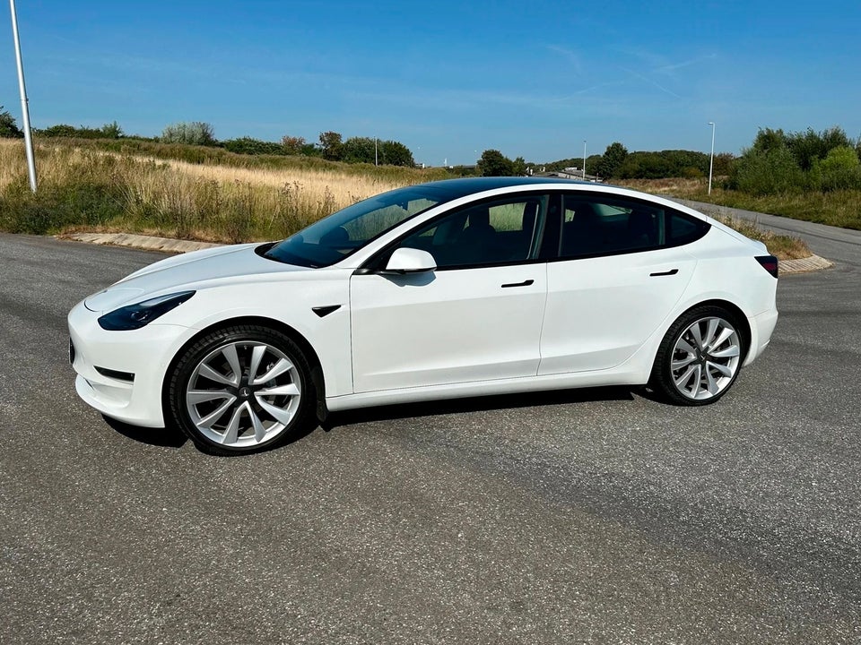 Tesla Model 3 Long Range AWD 4d