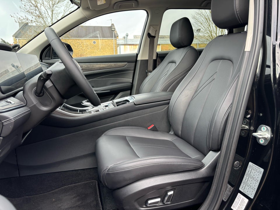 Navor E5 1,5 PHEV Rock 5d