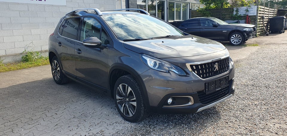 Peugeot 2008 1,2 e-THP 110 Allure Sky 5d