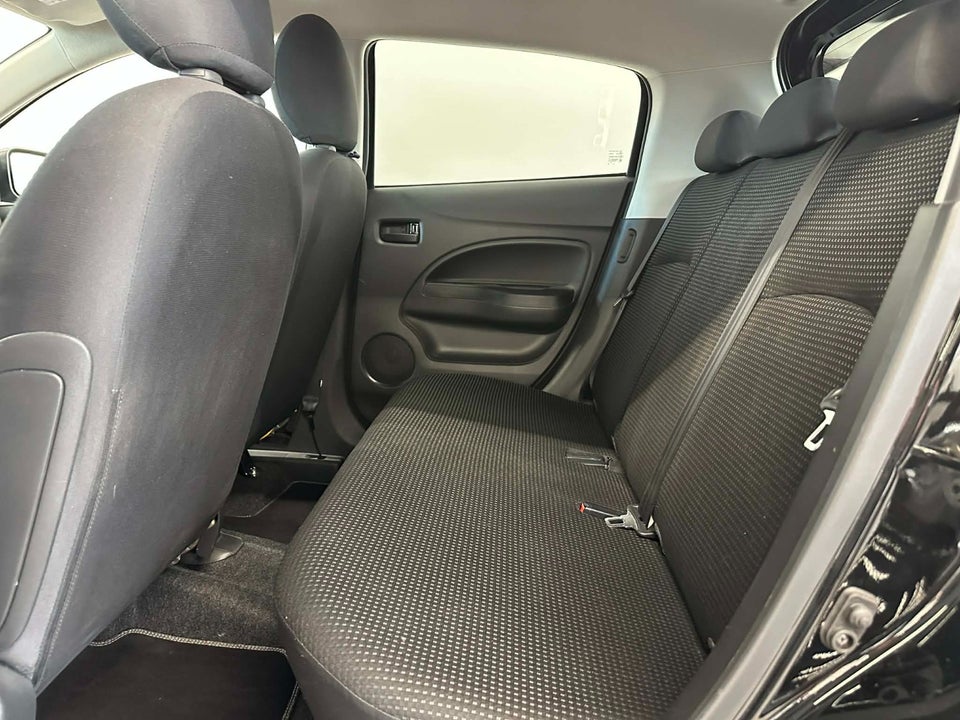 Mitsubishi Space Star 1,2 Black & White CVT 5d