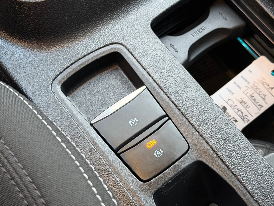 Ford Focus 1,0 EcoBoost mHEV Titanium stc. 5d