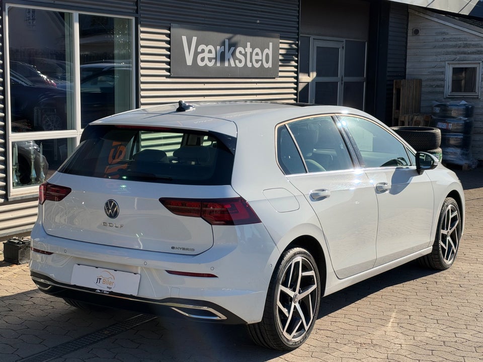 VW Golf VIII 1,4 eHybrid DSG 5d