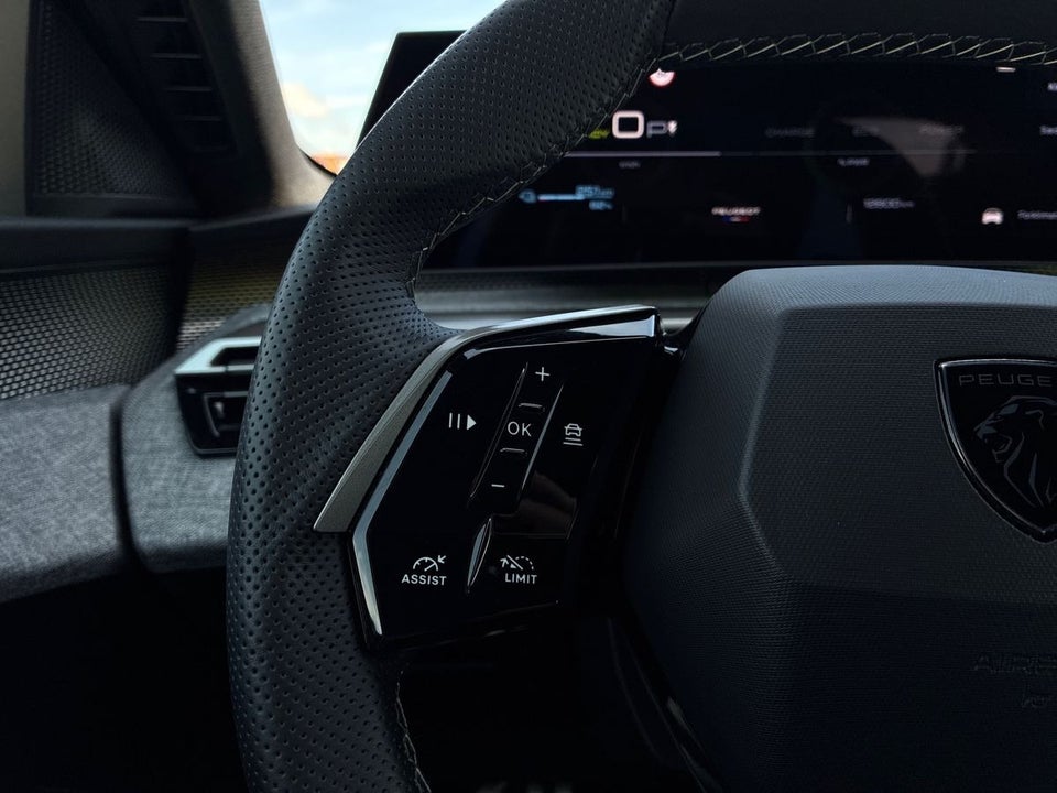 Peugeot e-5008 77 GT Pack 7prs 5d