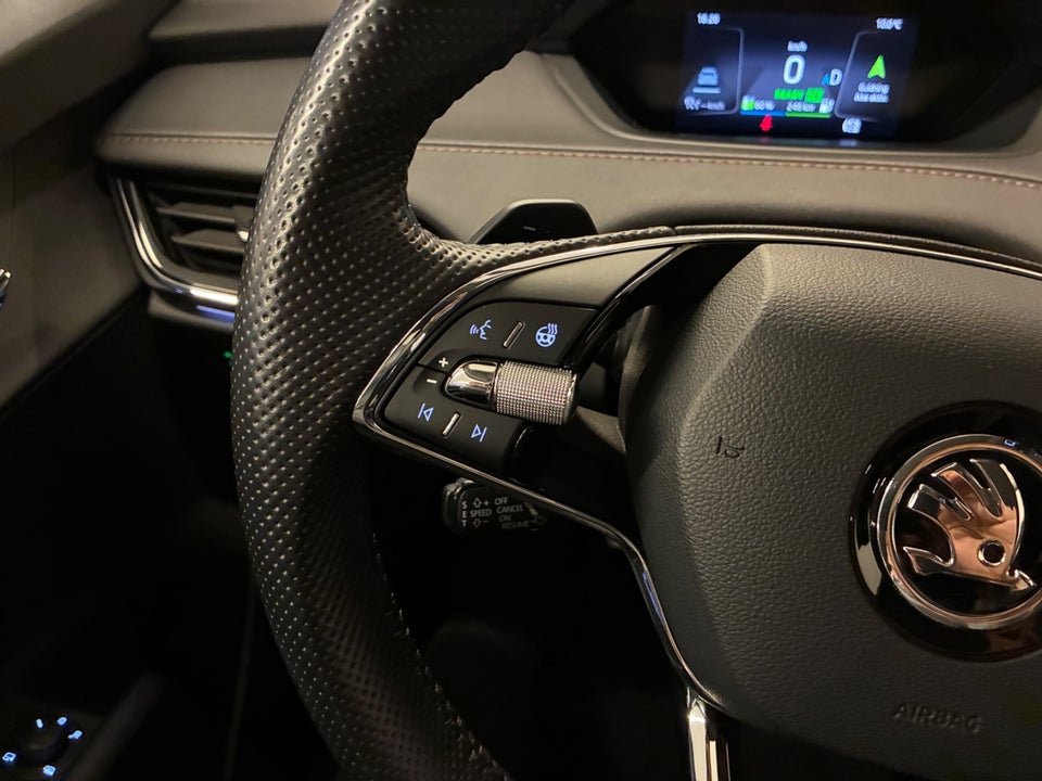 Skoda Enyaq 80 iV Suite 5d