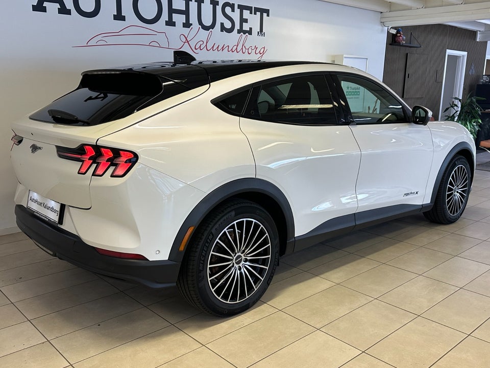 Ford Mustang Mach-E 98 Premium Extended Range 5d