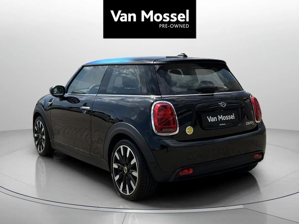 MINI Cooper SE Classic Trim 3d