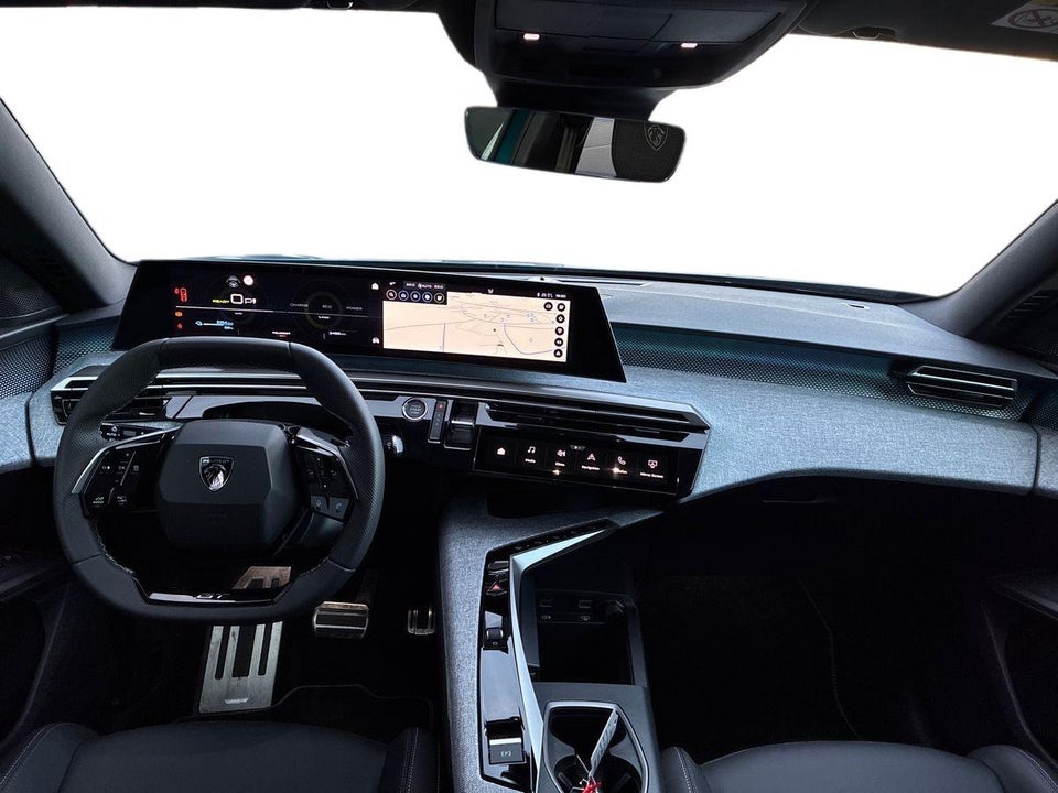 Peugeot e-3008 77 GT Pack 5d