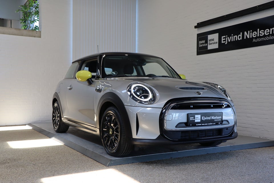 MINI Cooper SE Classic Trim 3d