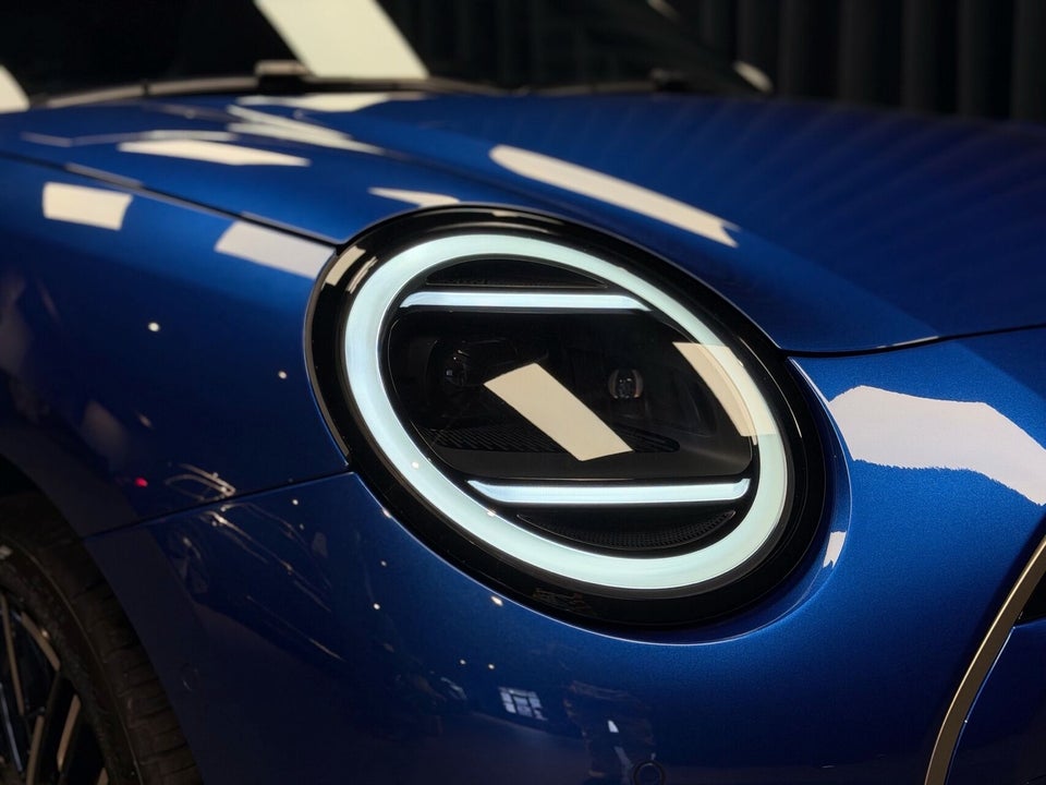 MINI Cooper SE Favoured Trim XL 3d