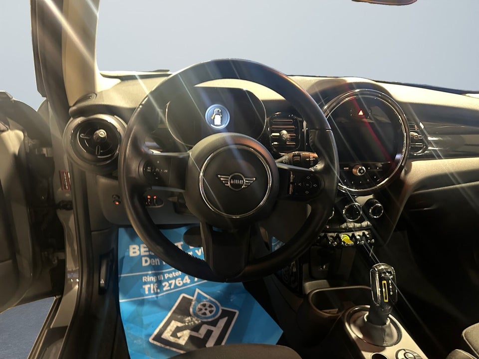 MINI Cooper SE Essential 3d