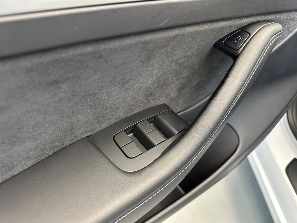 Tesla Model 3 Long Range AWD 4d