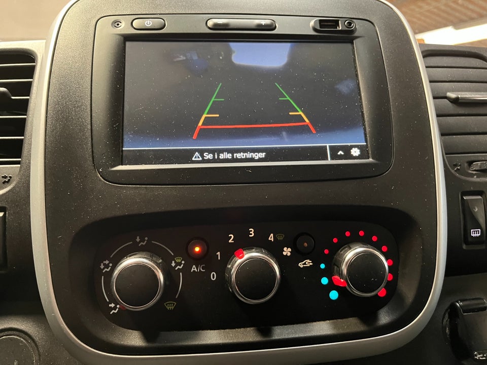 Renault Trafic T29 2,0 dCi 120 L2H1