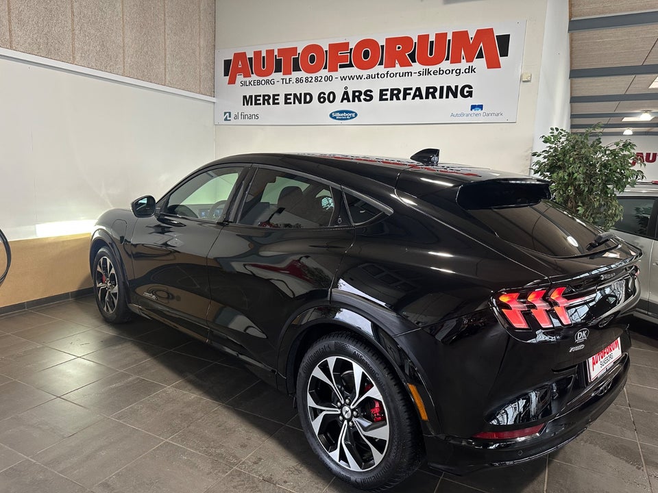 Ford Mustang Mach-E 98 Extended Range AWD 5d