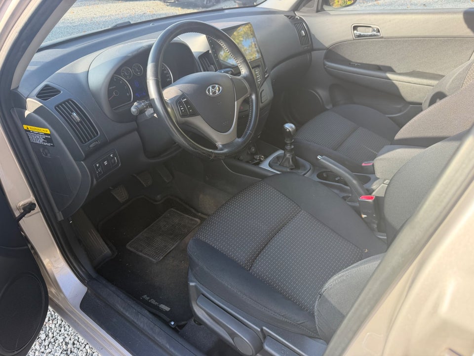 Hyundai i30 1,4 CVVT 109 Comfort 5d