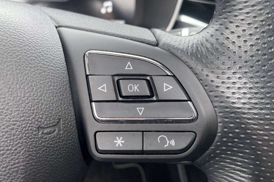 MG Marvel R Luxury 5d