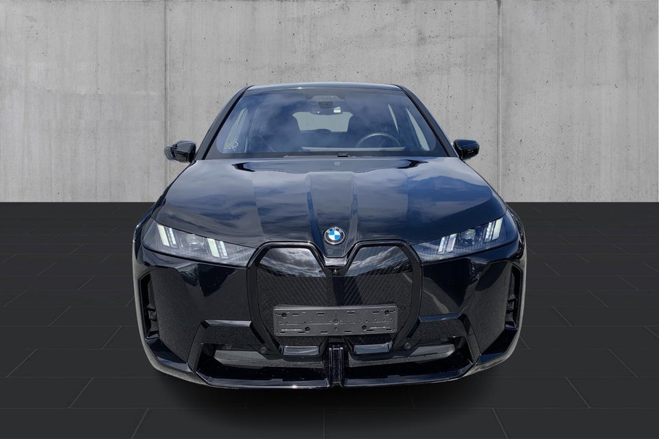 BMW iX xDrive60 Fully Charged 5d