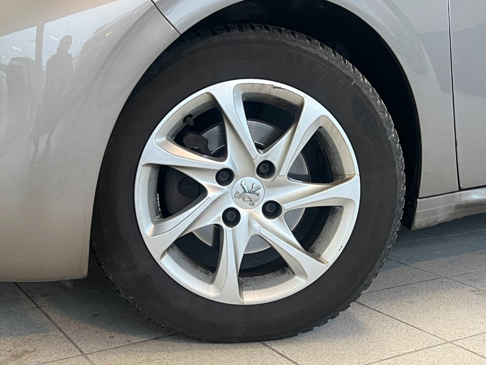 Peugeot 208 1,4 e-HDi 68 Active ESG 5d