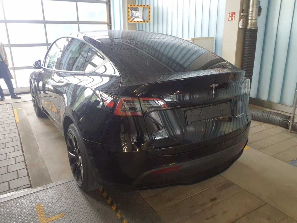 Tesla Model Y Long Range AWD 5d