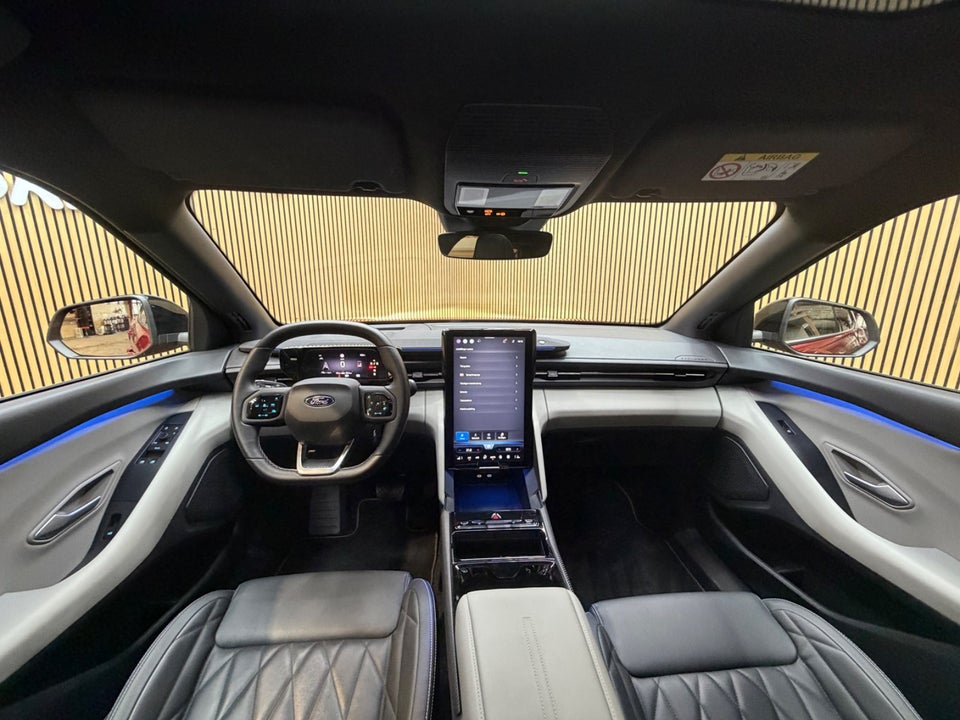 Ford Explorer 77 Premium Extended Range 5d