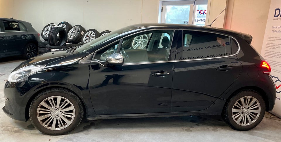 Peugeot 208 1,6 BlueHDi 100 Allure Sky 5d