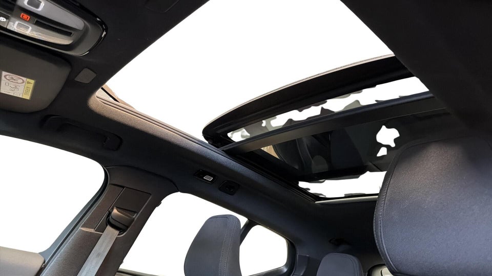 Volvo EX40 Extended Range Black Edition 5d